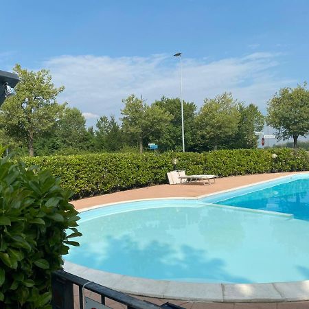 Appartamento Il Faro Con Giardino In Residence Con Piscina Desenzano del Garda Exteriör bild