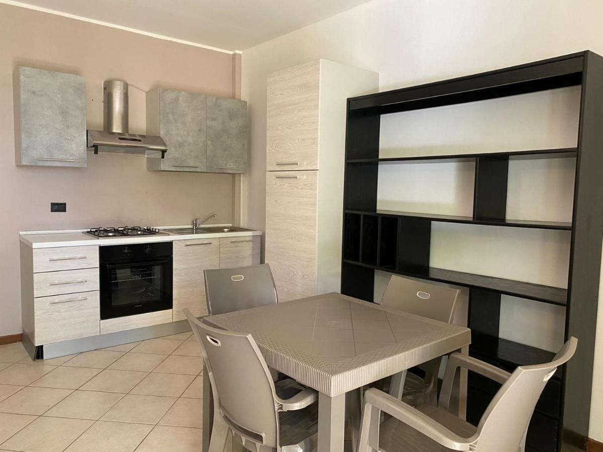 Appartamento Il Faro Con Giardino In Residence Con Piscina Desenzano del Garda Exteriör bild
