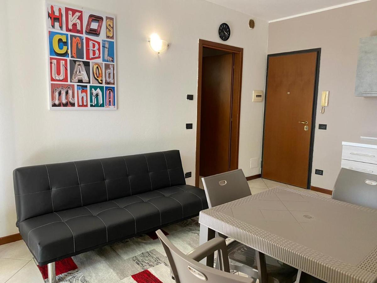 Appartamento Il Faro Con Giardino In Residence Con Piscina Desenzano del Garda Exteriör bild