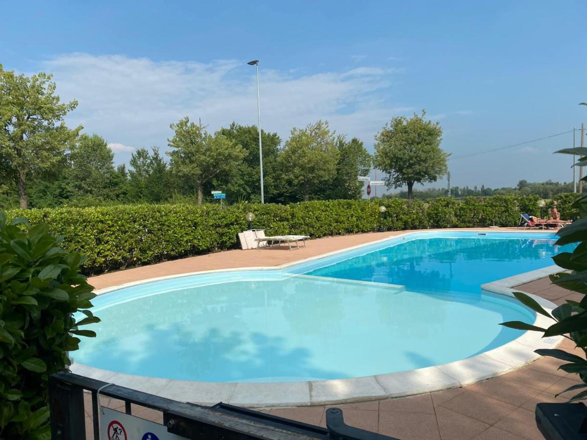 Appartamento Il Faro Con Giardino In Residence Con Piscina Desenzano del Garda Exteriör bild